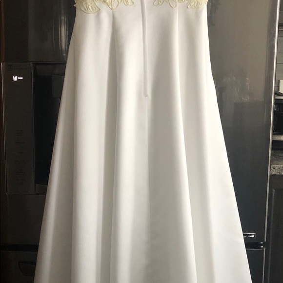 Wedding dress - Picture 5 of 6
